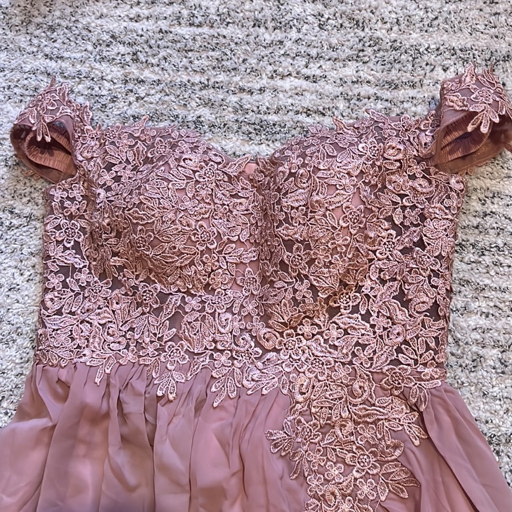 Off the Shoulder Lace Appliqué Chiffon Bridal/ Bridesmaid Dress - Picture 3 of 10